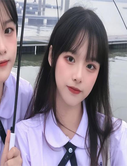 《绿茵场》色彩运用解析大师级的：色调选择与情绪表达分析